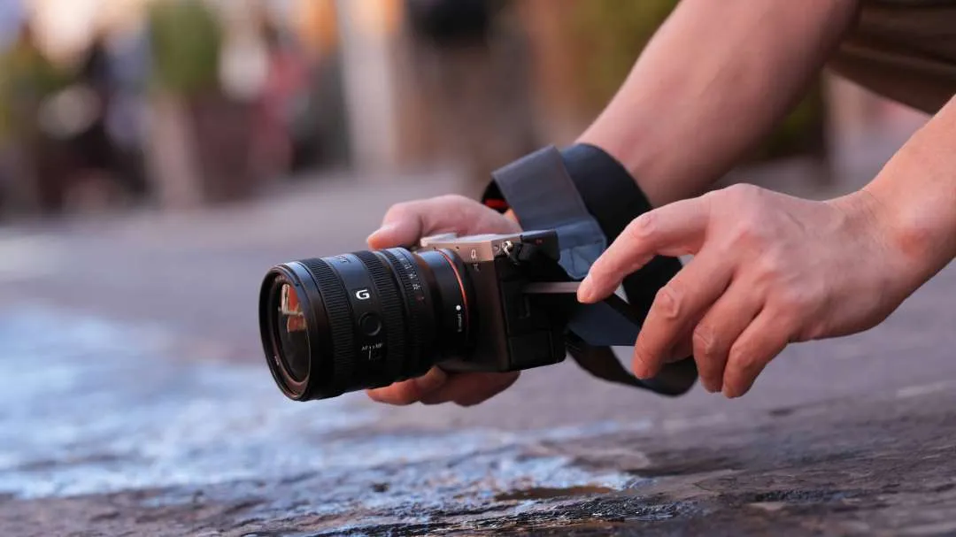 بررسی لنز سونی 24-50mm f/2.8 G