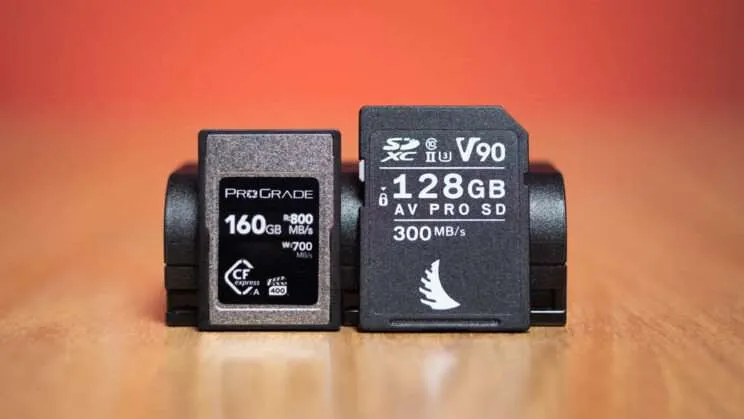 سونی A7R V در برابر سونی A7CR